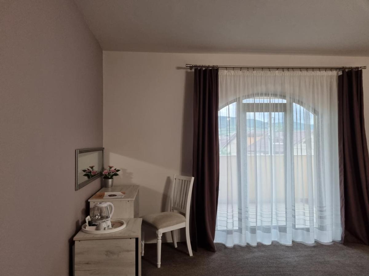 Alba Forum Alba Iulia Room photo