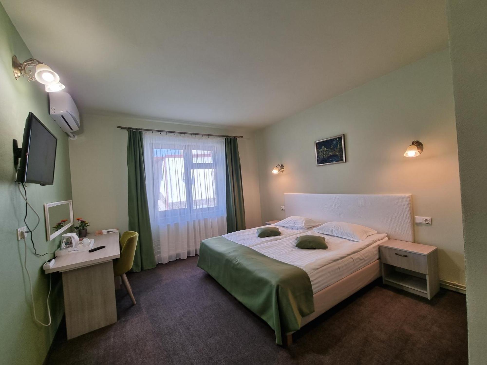 Alba Forum Alba Iulia Room photo