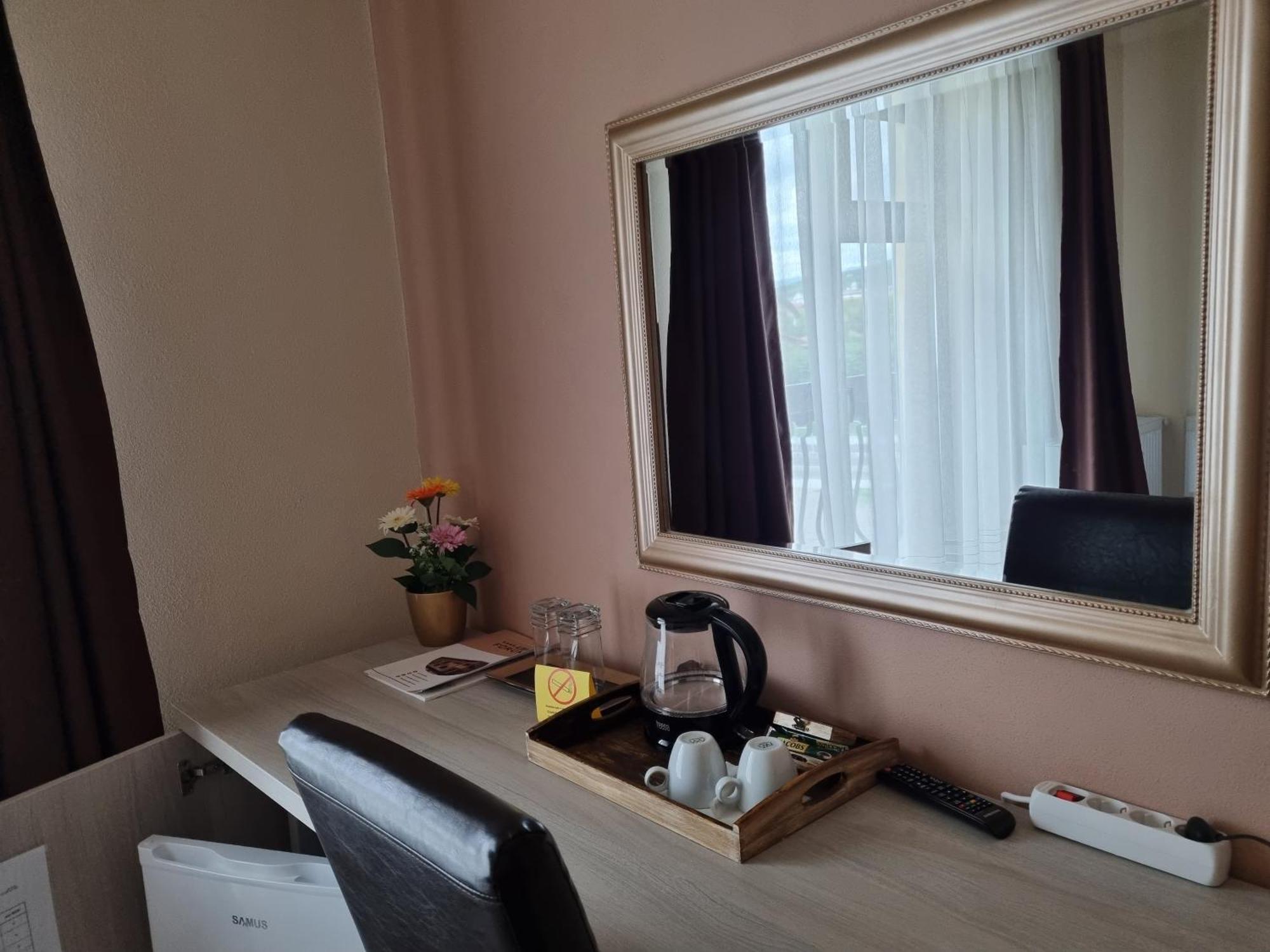 Alba Forum Alba Iulia Room photo